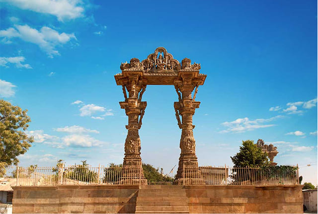 kirti-toran